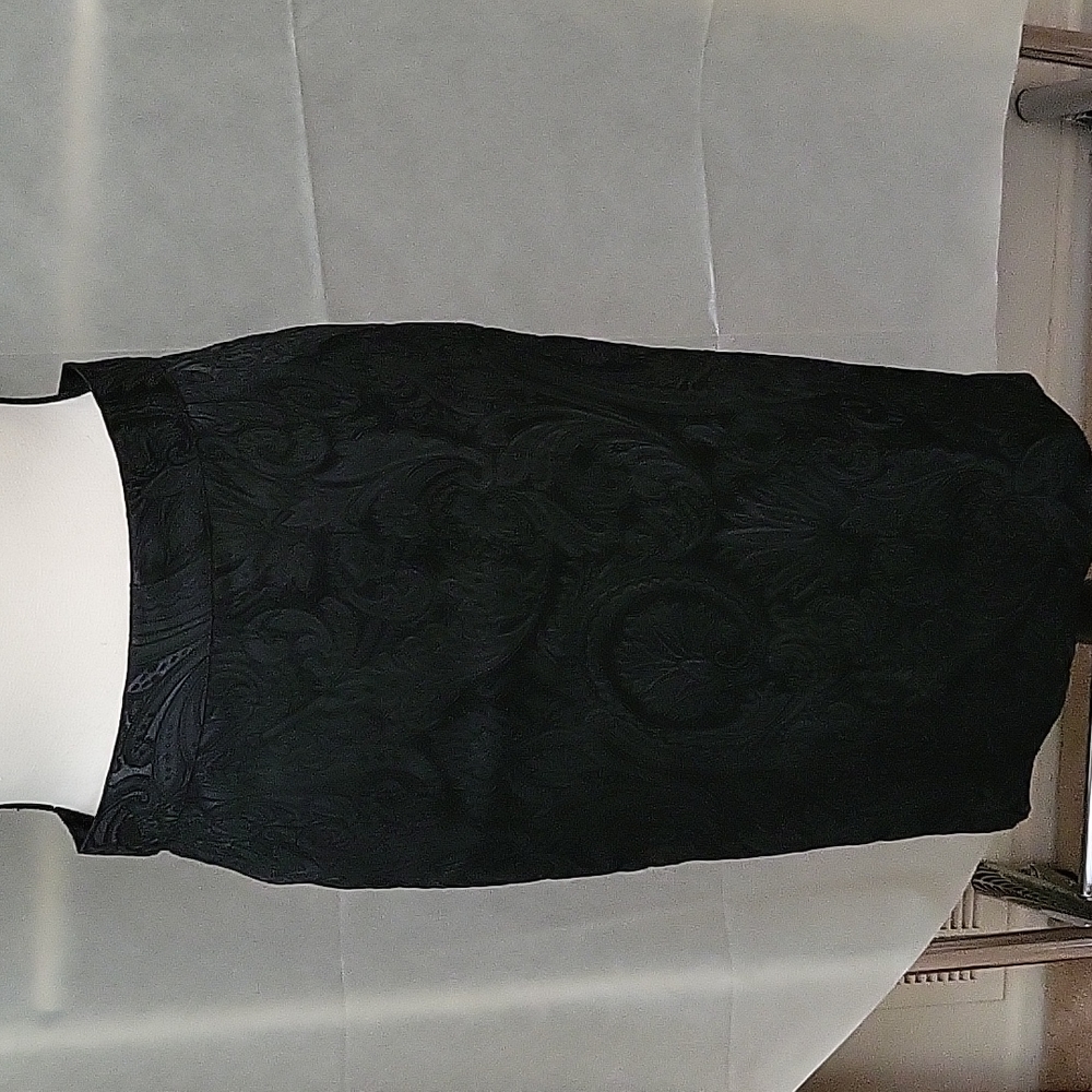 Jenni Kayne straight pencil skirt, size 4, black pattern. NWT